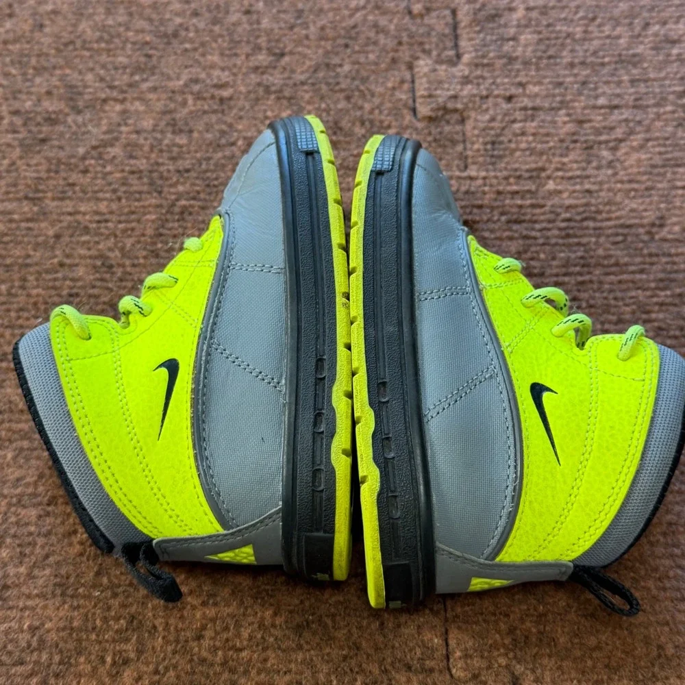 B+ shoes Nike ACG Woodside 2 High Toddler Boots Volt Grey 524874-701 Size 8C